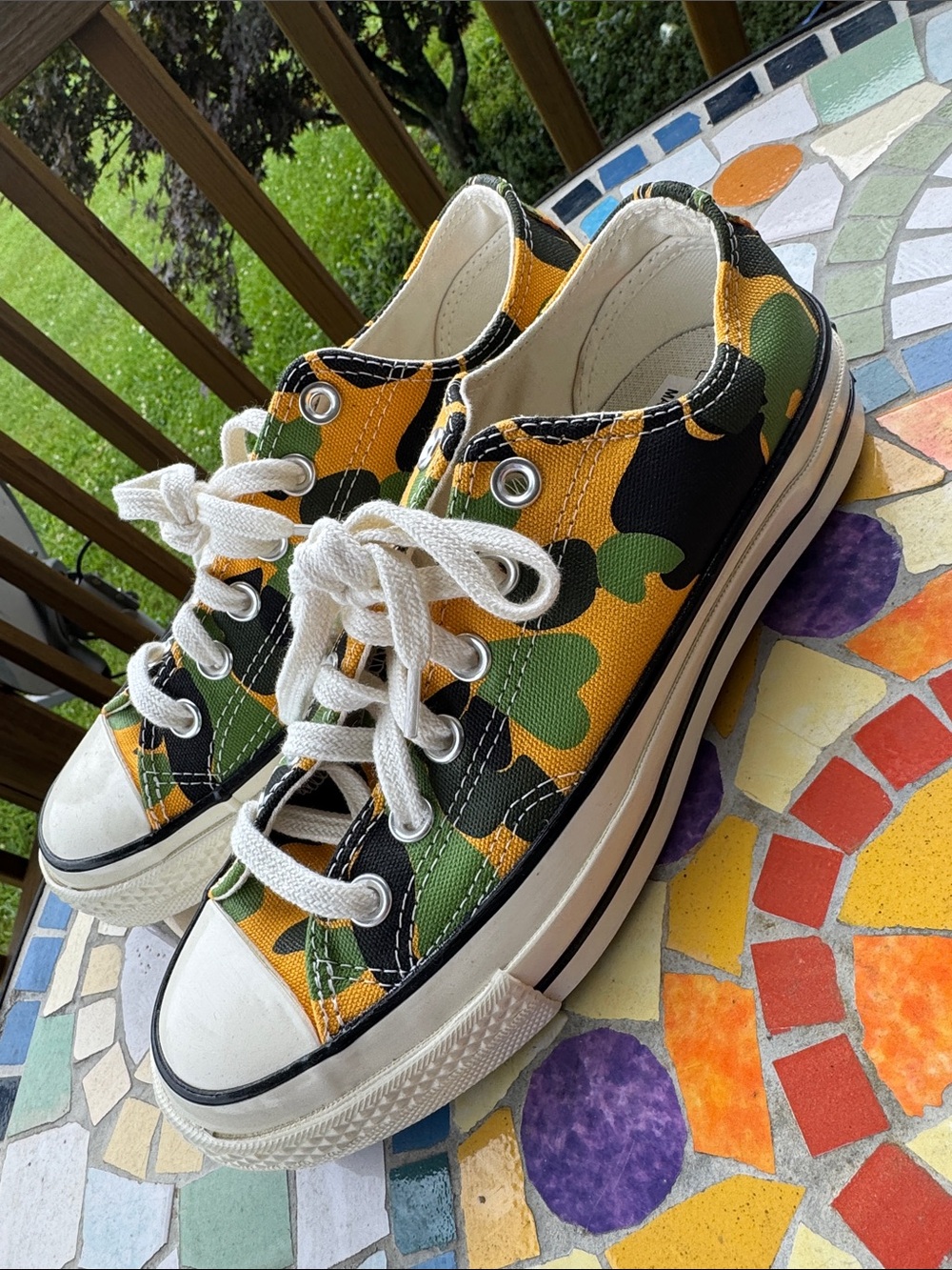 Converse chuck taylor camo women’s size 6.5 NWOB